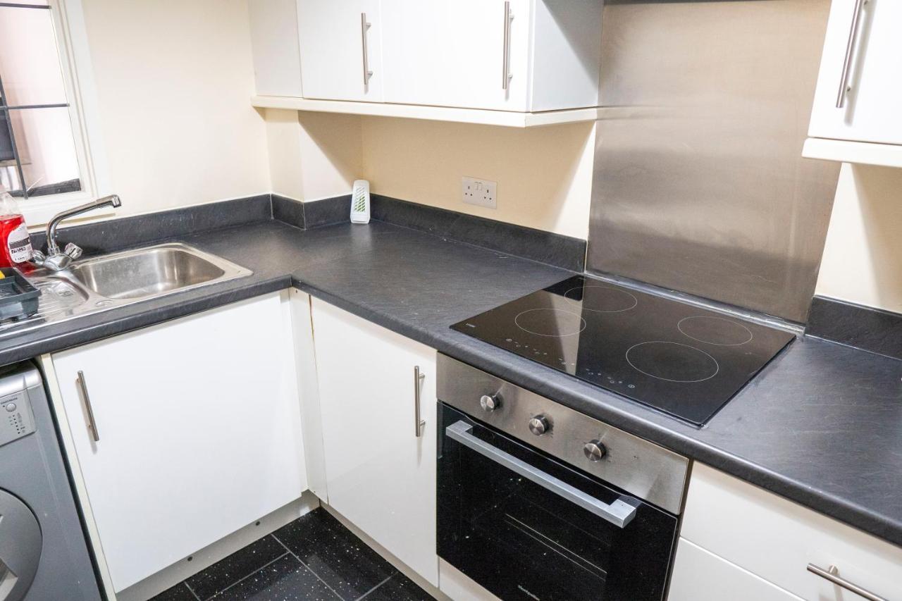 פורטסמות' Spacious Two Bedrooms Apartment For Business And Holiday מראה חיצוני תמונה