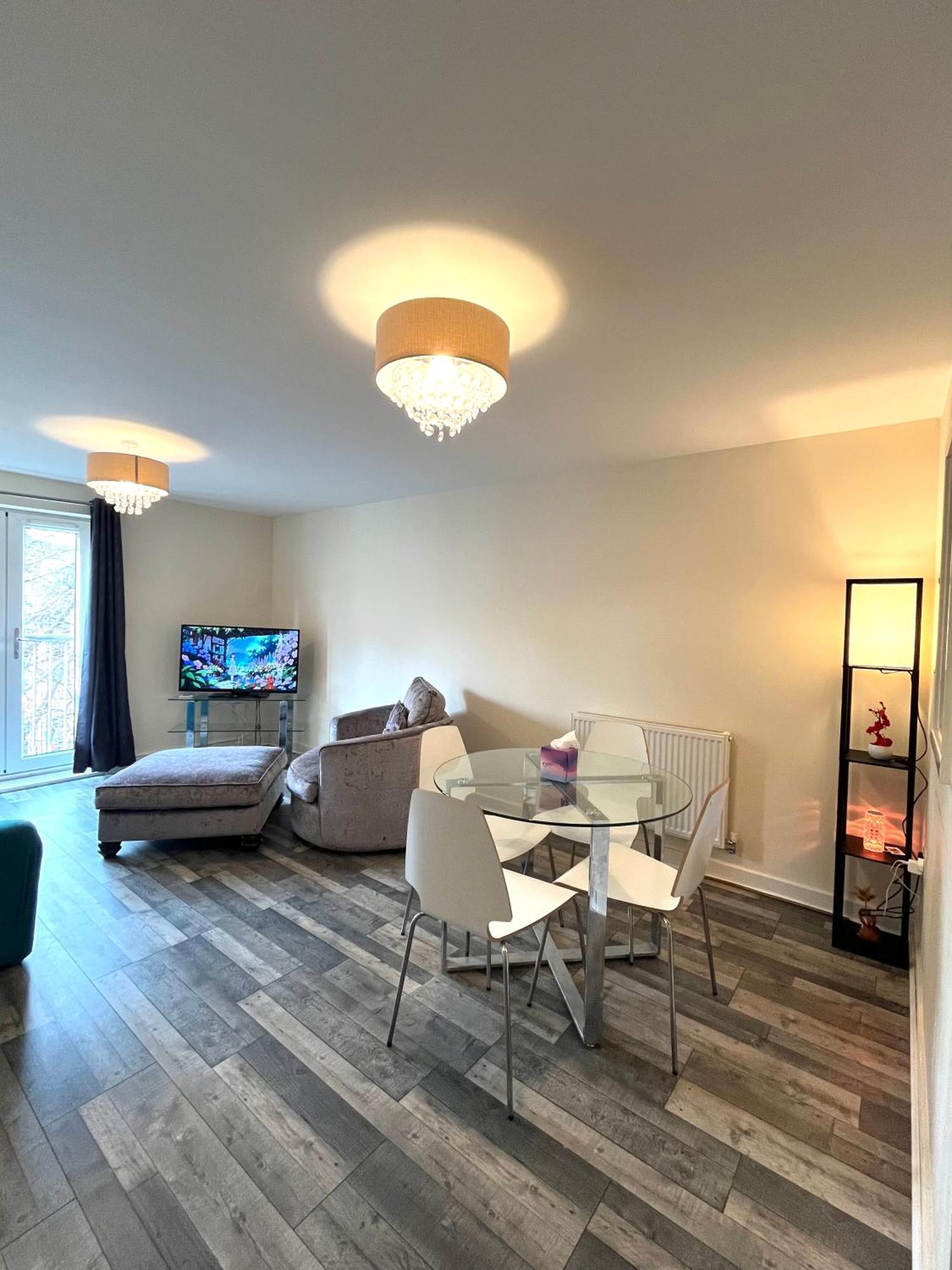 פורטסמות' Spacious Two Bedrooms Apartment For Business And Holiday מראה חיצוני תמונה